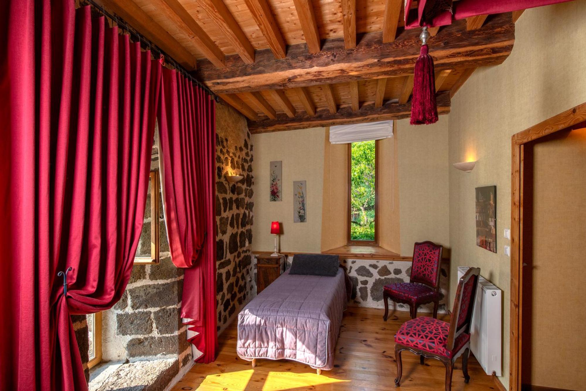 Chambre D'Hotes Et Gites Du Tapissier Polignac  Bagian luar foto